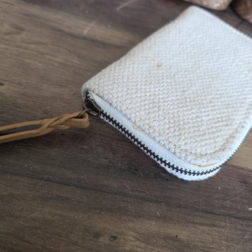 Universal Threads Goods Co. Off-White & Pinkish Brown Zipper Close Wallet Small
